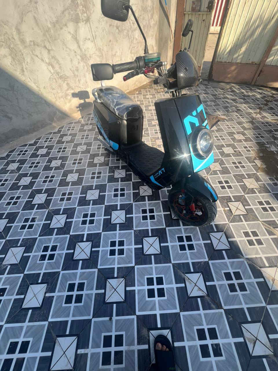 دراجه شحن للبيع دراجه صارله شهر من طالعه بعده بنضافته دراجه رزنه وثكيله يجي عقله لحجم كبير وبلاتوث السعر 650وبيه مجال لشراي لتفاصيل اتصل
***********وبيك خير وتدلل
