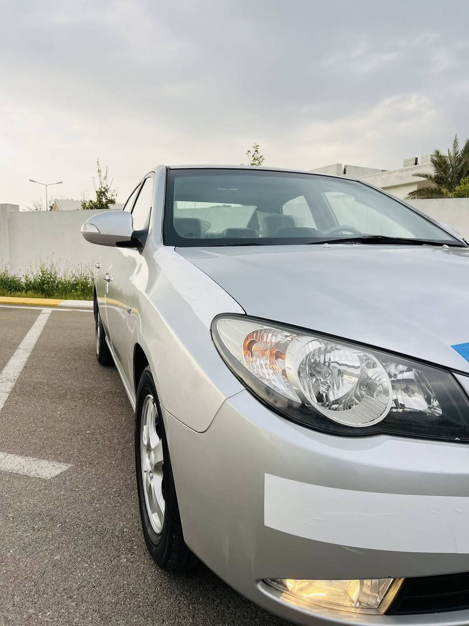 ئاڤانتی 2009 پاکەتی سفر سفرە
فول فول
سڵایت هیتەر ئاوینە ئیشارات 
بەگ لایت لیزەر شاشە بەرز
حاسە 
دەعم لێدراو کەڤەر سەقف لاشە گێڕ مەکینە هەمووگیانی بەشەرت
143 Km ڕۆشتوە
سەیارکە نمونەی جوانی
یەک شوختو چاڵی نیە
***********
***********
