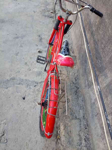 بايسكل ياباني نضيف جدا اومابي اي نقص مكفول للبيع حجم 20 المكان بغداد السيدية السعر 50 اوبي مجال للاتصال على *********** الخط أو على الواتساب
