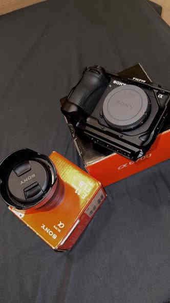شلونكم شبابنه الطيبين 
كاميرا و عدسة للبيع استخدام شخصي 
Sony a6700  / عدسة Sony E11 mm
للتفاصيل يتفضل خاص وبعيوني
***********
