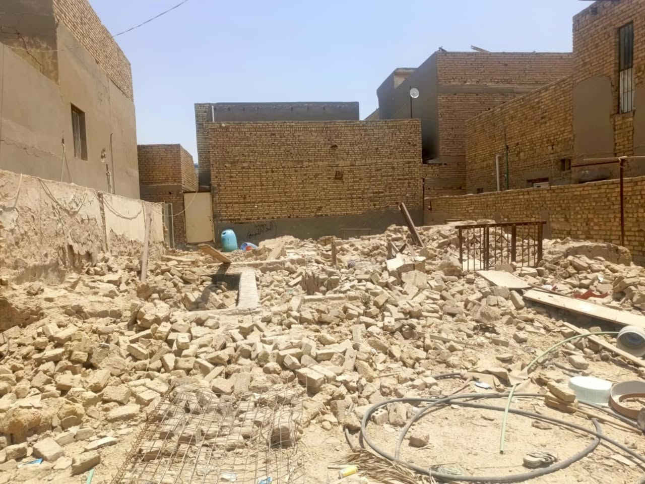 قطعه ارض ٢٠٠متر بل جلبيه خلف مصطفى الوائلي 
عله ٣ شوارع  من جهتين يودن عله شارع لعام موقع حلو 

للاستفسار ***********
