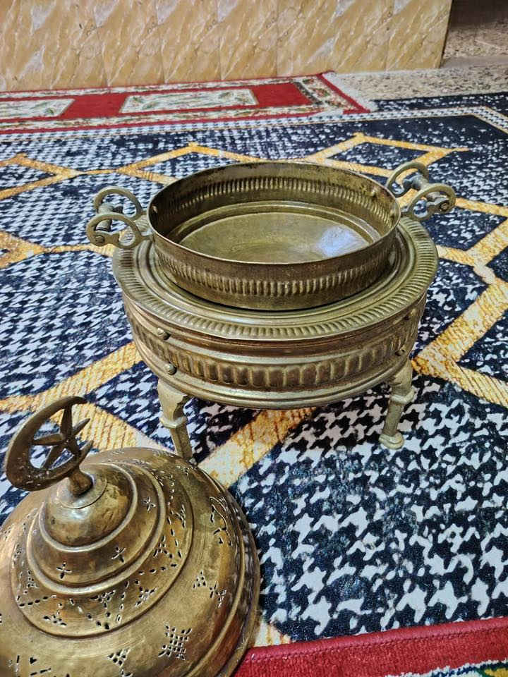 مبخره عثمانيه قديمه نضافه تامه كما موضح بصوره للنواصل واتساب ***********
