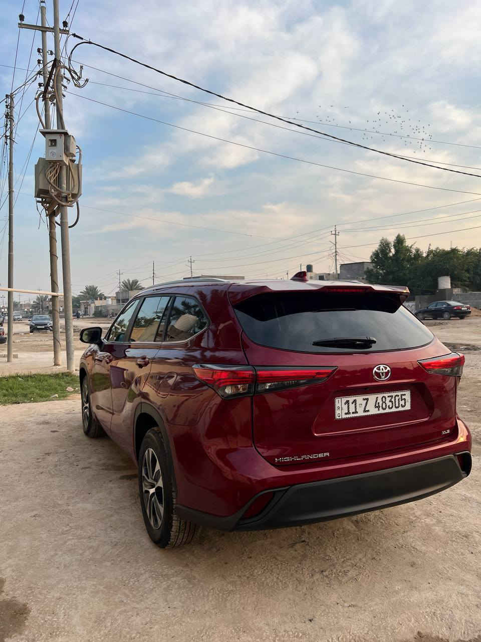 Toyota Highlander 2023XLEالسلام وعليكم
حجم المحرك 4 سلندر (2.5L) توربو 

🔴عدد المقاعد 7 راكب  

🔴المواصفات :

بصمة تشغيل
بصمة ابواب
صندوق شفط كهربائي
رادار امامي (تحديد مسار)
رادار جانبي (نقاط عمياء)
رادار خلفي (التحذير من الاصطدام)
كشنات جلد+تحكم كهربائي السائق
تحكم وضعيات القيادة sport
.normal..eco..snow
اوتو هولد Auto Hold
هاند بريك بصمة
مانع انزلاق+ABS
اوتو ستارت Auto Start
اوتو ستوب Auto Stop 
تبريد مركزي
شاشة كبيرة لمس+ كاميرا
منافذ USB+AUX
تحكمات استيرن
مثبت سرعة cruise
شاحن لاسلكي 
السعر 310 وبيها مجال 

***********
