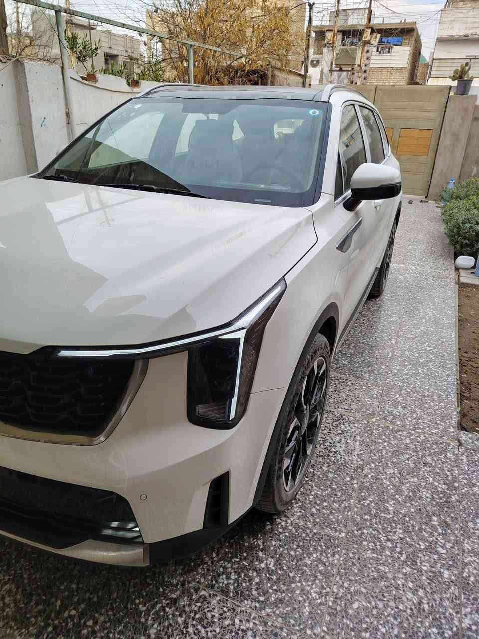 السلام عليكم كيا سورنتو 2025 سياره مقفوله من دعاميه الدعاميه سياره جديده فول مواصفات ***********
