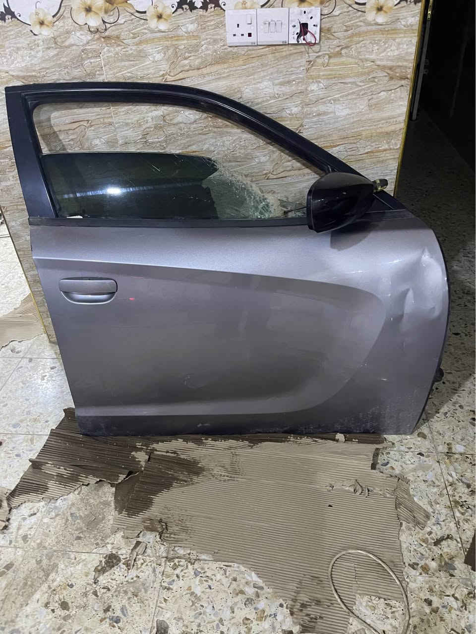 سلام عليكم ورحمه الله بركاته
بيبان جارجر من مديل 15 وفوك 
أربعة ثلاثه مقفلات واحد لا شوفت عينك مكاني بغداد بلديات السعر 3 ونص ورقه *********** بغداد, العراق
