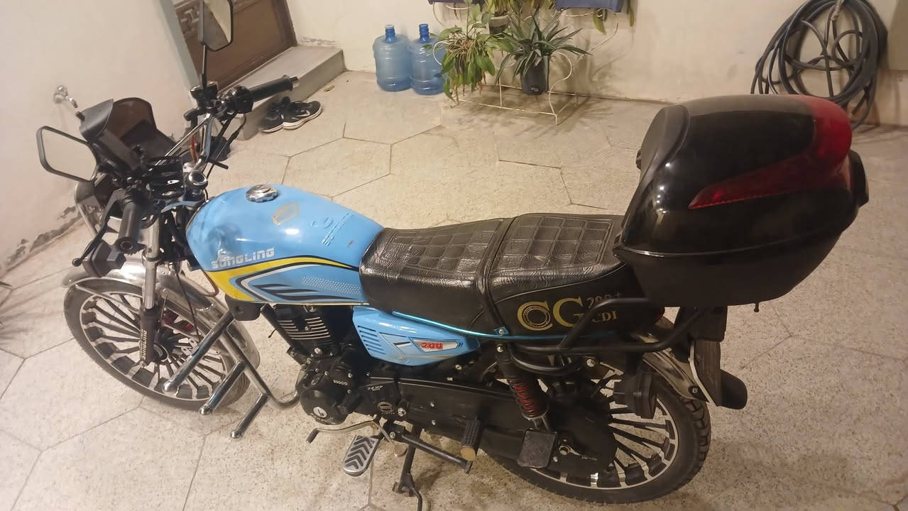 سلام عليكم ...
دراجه سونك يراني.  موديل 2026 ♦️

..5. كير ⚡️
..محرك 200🥉
..بصمه تشغيل . عن بعد ⚡️
..لايت لد ابو عدسه 
..+.صندوق 
ريد مراوس فقط + الي عنده بانده ينزل 
عنوان بغداد الدوره ... 
***********
