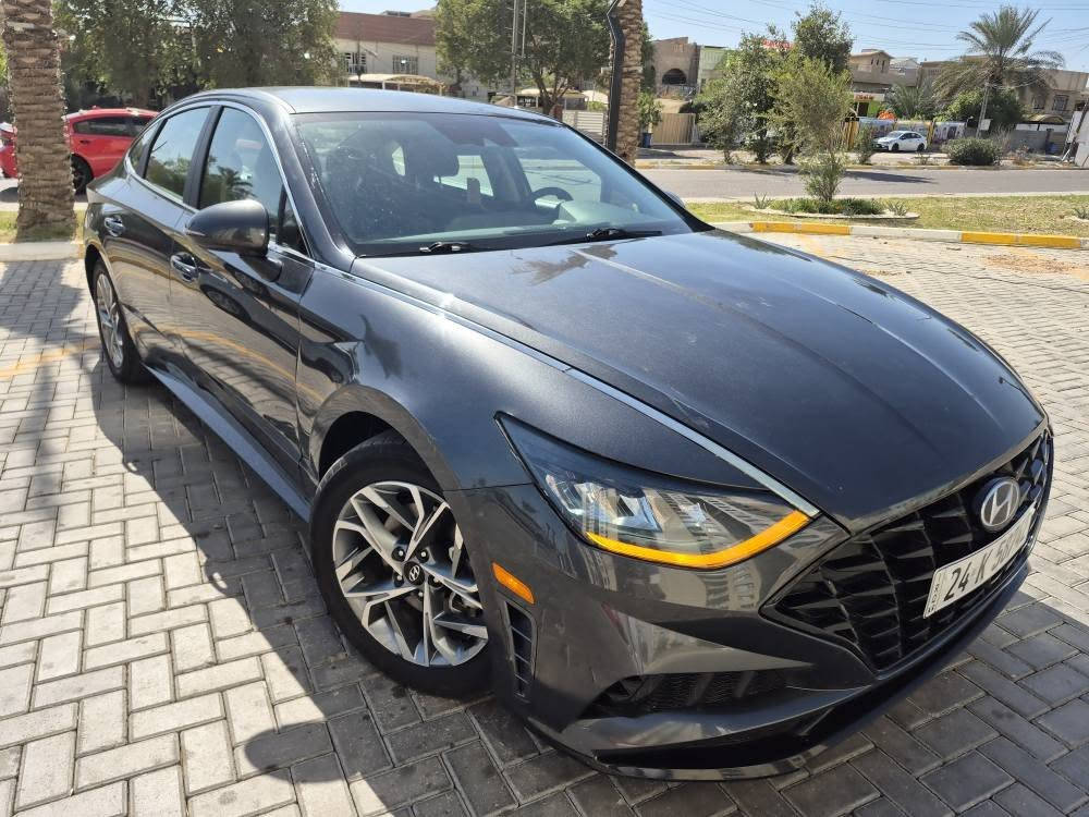 السلام عليكم
سوناتا وارد امريكي 2023 مرقم دهوك
السيارة بدون صبغ بدون ايرباك
مواصفات SEL 
بصمة وتشغيل عن بعد 
رادارات امامي وجانبي 
قيادة ذاتية تحديد مسار 
كشن كهرباء وتدفئة كشنات 
تبريد شاشة منفصل
جنطة ذكية
مكينة 2500
ماشية 41 الف
السعر 175
مكاني بغداد حي الجهاد 
***********
*********** بغداد, العراق
