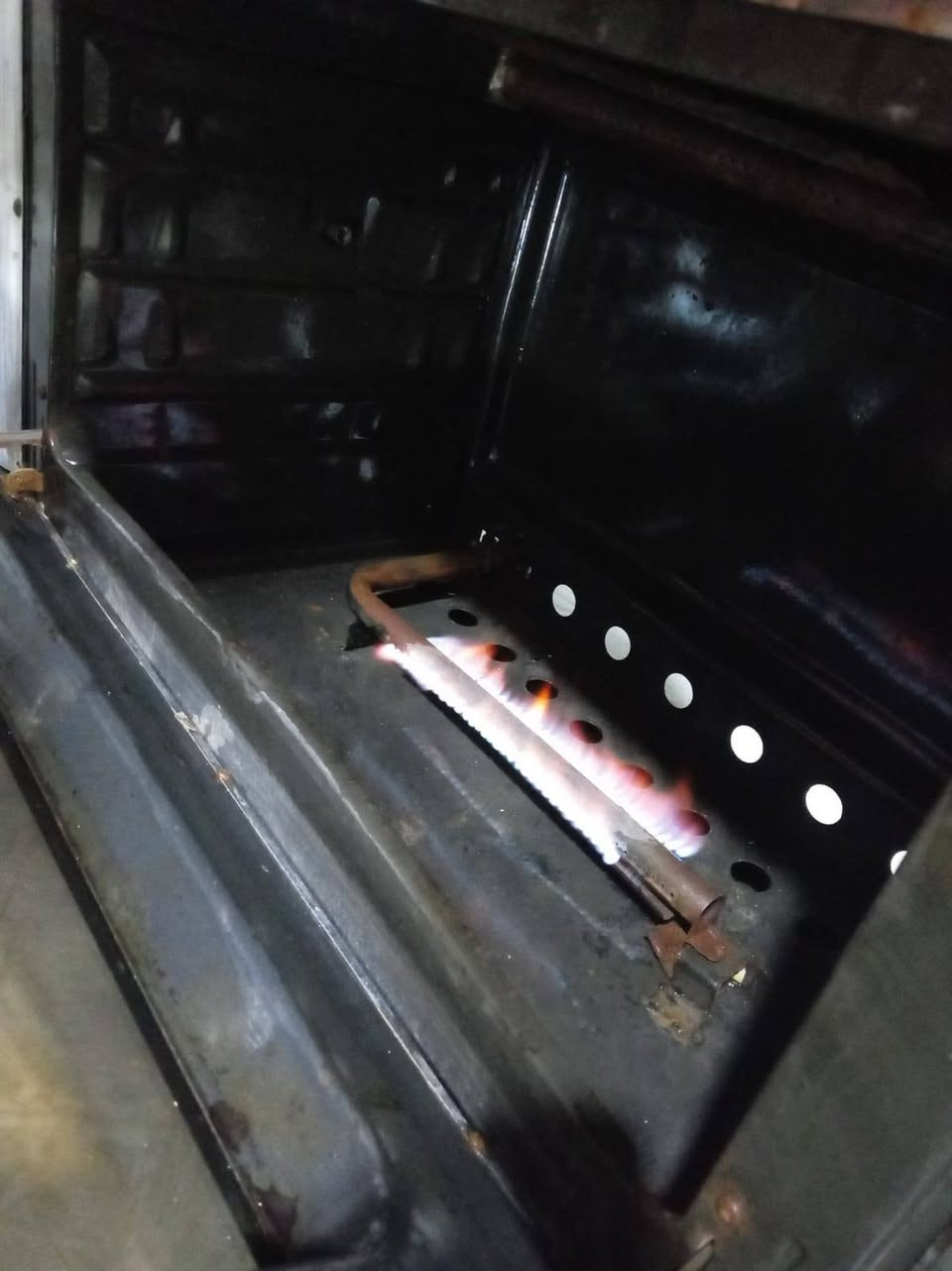 للبيع طباخ عشتار 80الف ديوانيه حي الجامعه رقم الهاتف ***********
