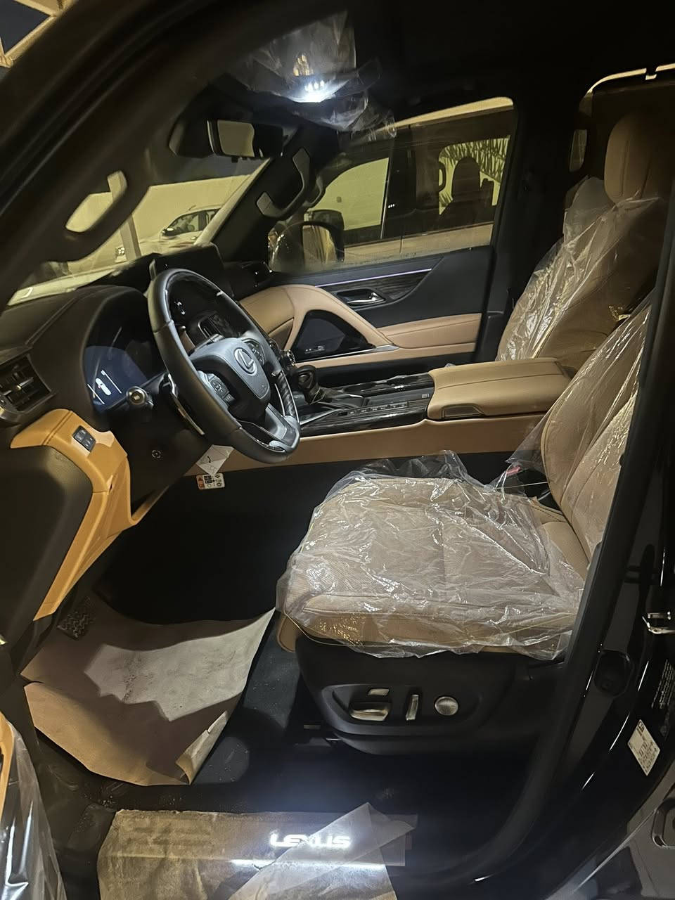 للبيع لكزس 2025 زيرو رقم بغداد
***********
