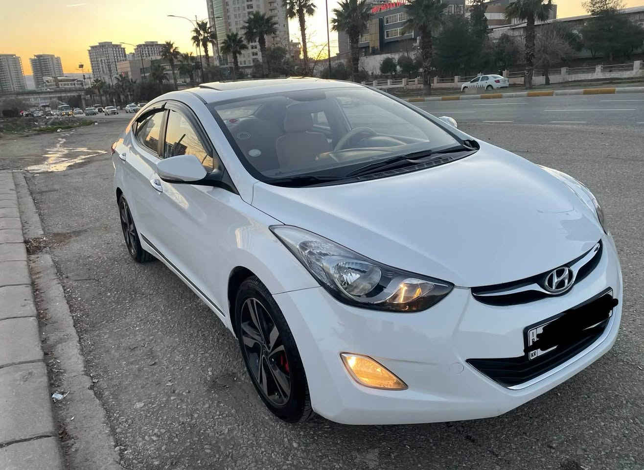 هوندا ئه لينترا خليجي ناو زه رد
٢٠١٤
فول مواصه فات مه كينه گه وره
سلايت
حاسه
كاميرا
شاشه ايپاد
سوكان ڤوليوم
ويل و تايه ي١٨ 
ئاوينه شه فت
بي بوياخ
٤تايه ي تازه
گيرو مه كينه ي به شه رت
سه نه وي تا٢٠٣١تازه يه
مه رجي تونوتولي تازه يه
سه ياره كه مالي دوسته و زور تا زه يه
***********
*********** السليمانية, العراق
