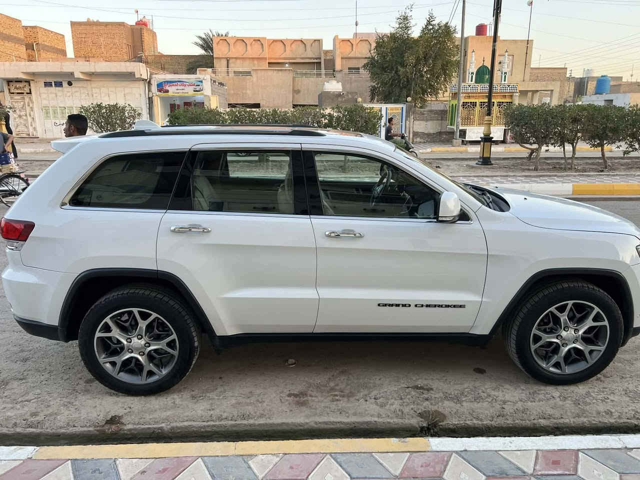 السلام عليكم
جيب شيروكي لمتد بلاص فول مواصفات وارد خليجي كفاله عامه جاهزه للاخير محرك حداده كير تخم تاير موديل 2020 ماشيه 62 مايل رقم الهاتف ***********
