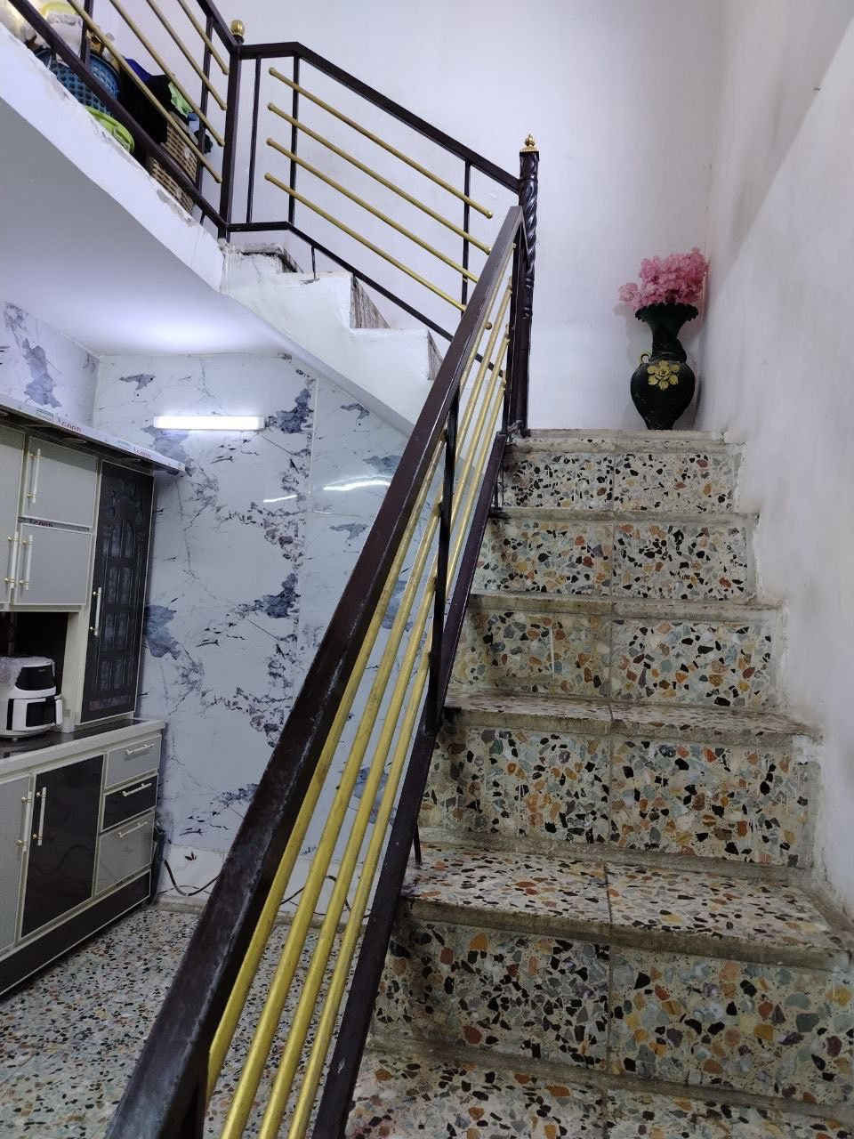 بيت للبيع المساحة ٦٠ متر  خلفي قاطين بالزراعيه قرب ابو هيثم سعره ٤٢ وبي مجال للاستفسار ***********
