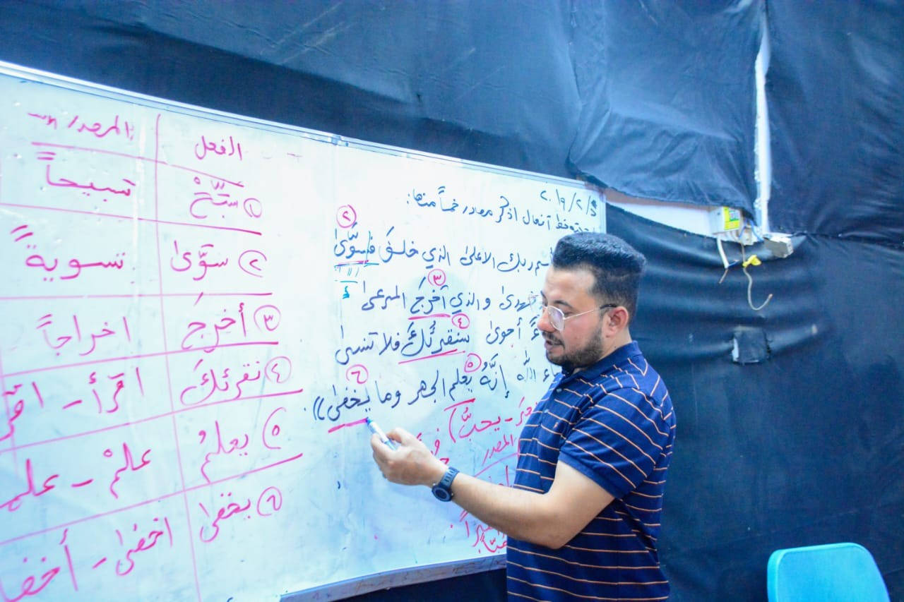 @إعلان_مجاني_خدمة_لطلبتنا .
الحمد لله الذي أغنانا فجعلنا من الشاكرين .
في الأعوام السابقة وفي هذا العام وفي كل عام بإذن الله تعالى #تستمر_الخدمة .
يعلن الأستاذ : علي خفيف العتابي 
مدرس مادة اللغة العربية 
#بإقامة
#دورات_مراجعة_مجانية_مركزة_لطلبة_الثالث_المتوسط 
بدايةً من يوم غدٍ الجُمعة وإلى يوم الثُلاثاء
ولكافة طلاب وطالبات قضاء النصر المرشحين في الدور الأول فقط .
الجهد خالص لوجه الله تعالى وثواب أمواتنا وأمواتكم .
المكان : #منتدى_شباب_النصر
البنات :  من ال ٩  إلى ١١   صباحاً .
البنين :  من ال ٤  إلى ٦     عصراً .
للاستفسار : *********** أستاذ رحمن بهلول .
للاستفسار :  ***********  أستاذ علي خفيف .
