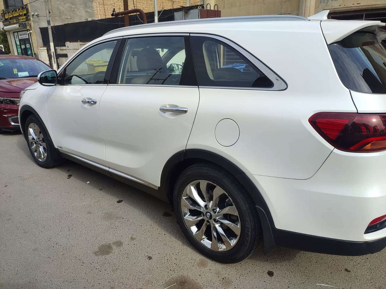 السلام عليكم سورنتو ٢٠١٩ فووول مواصفات ٦ سلندر  ٧ راكب خليجية
من الزيرو يمنه بيها ضربة اماميه صارت موضحة بالصور وبدلت الها بنيد اصلي
وبيها طخة اباب الجنطة الخلفي 
السيارة مابيها اي نقص ماشيه ١٣٥ الف كيلو متر
العنوان بغداد العرصات
السعر ٢٢٥
***********
