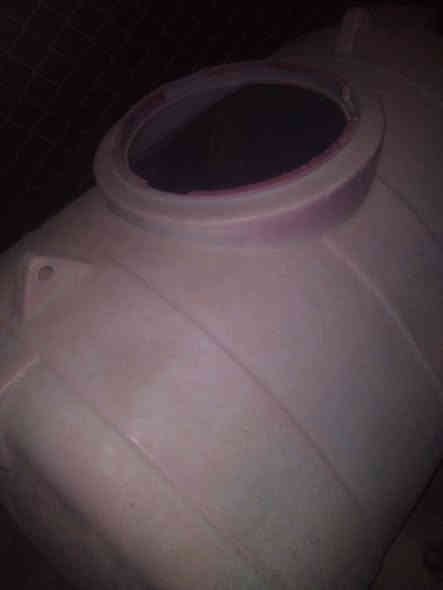 تانكي للبيع الف لتر نظيف سوق الشيوخ ***********
