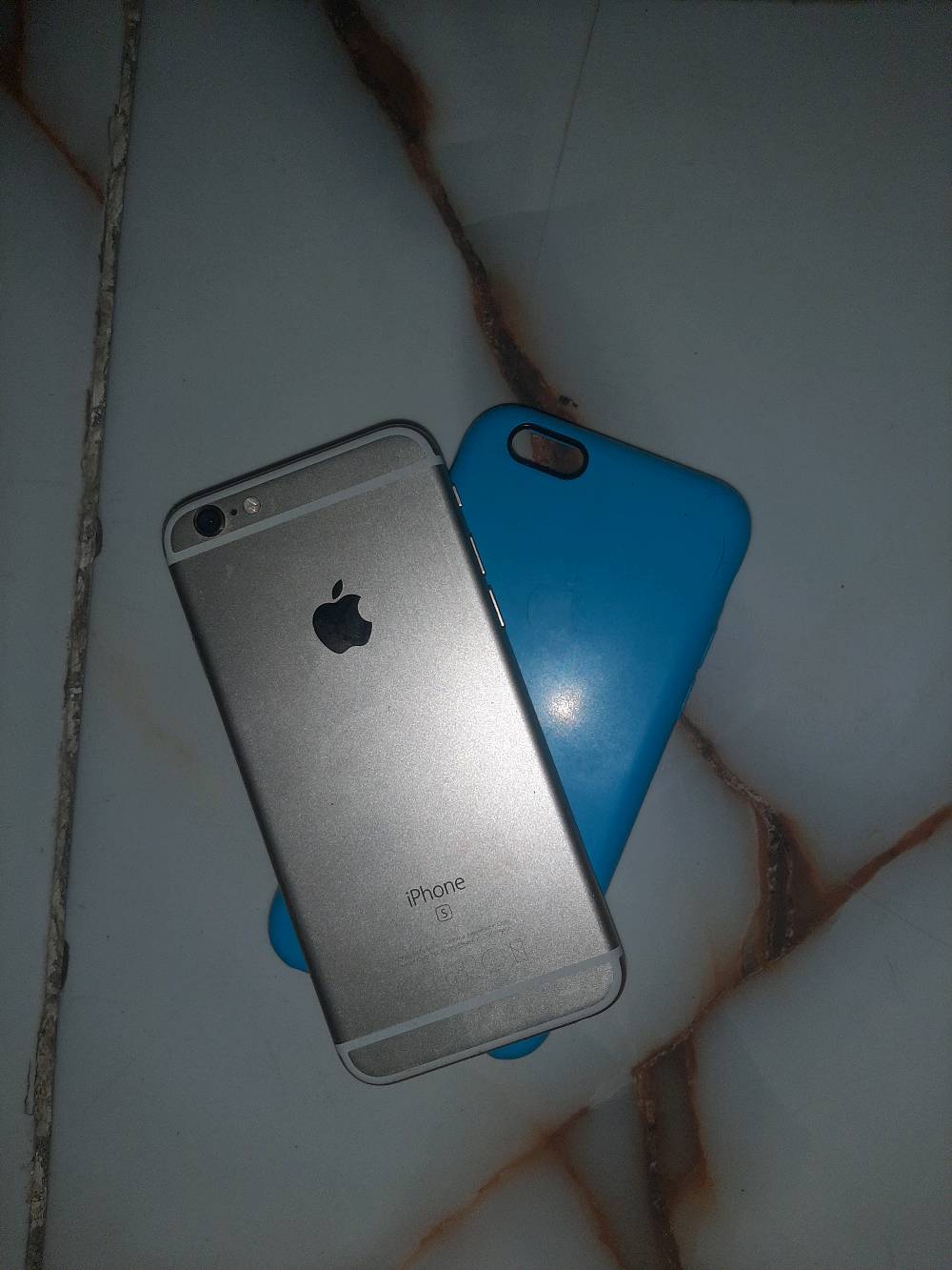 📱 للبيع iPhone 6s نظيف جداً
🔹 الجهاز شغال 100% بدون أي مشاكل
🔹 البطارية 100% 🔋 (مبدّلة وجديدة)
🔹 أداء سلس وخفيف بالاستخدام
🔹 كلشي بيه طبيعي وجاهز للاستخدام
💰 السعر: 70,000 دينار قابل للتفاوض
📍 المكان: (بغداد) 
📩 للتواصل: (***********)
فقط واتساب