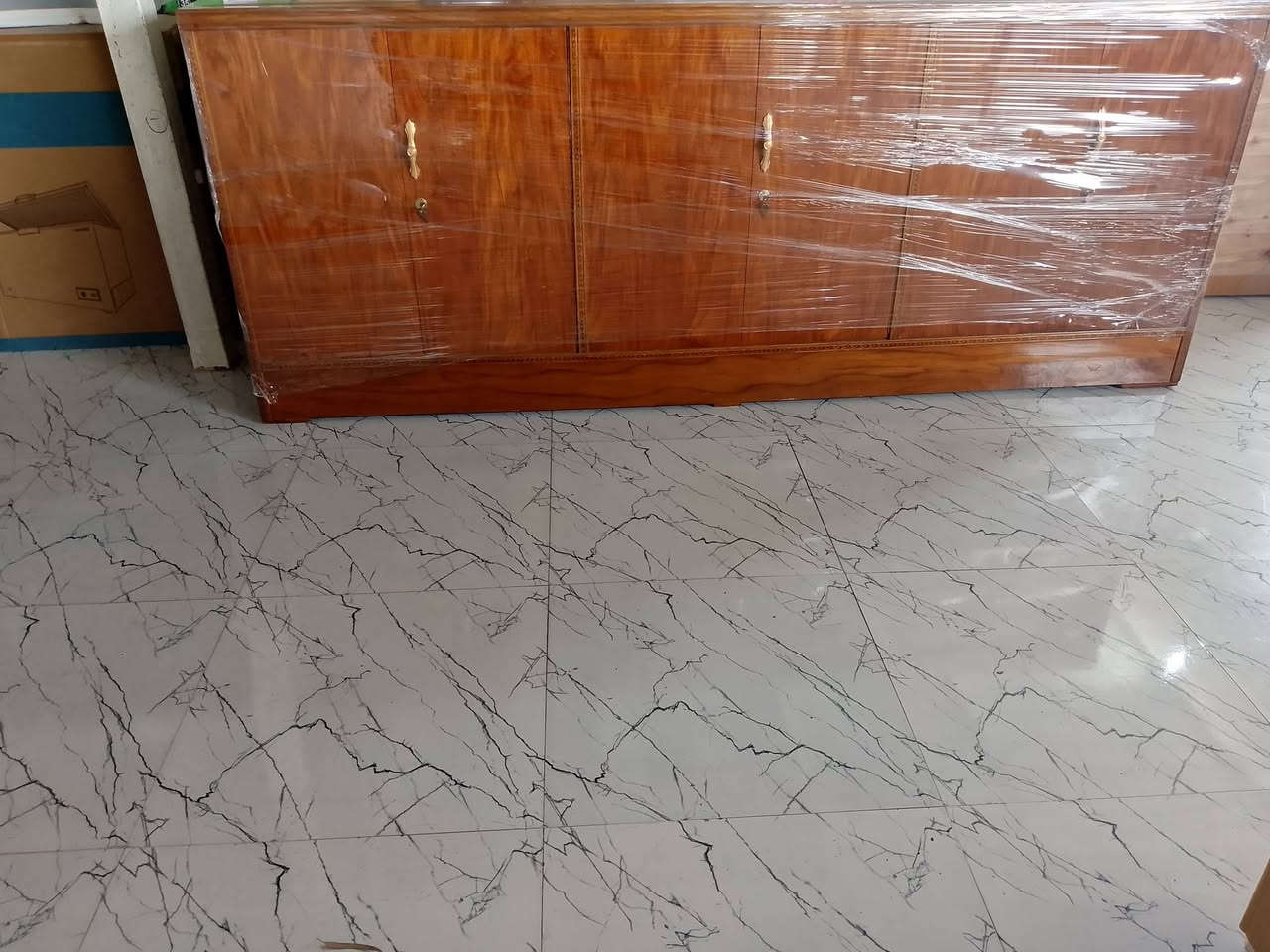 ع بركة الله وصلتنه حاوية من المواد المنزليه والكهرباىيه جديده ومستخدمه وتخم وديوان العنوان بزل حلاته قرب محطة الراضي للاستفسار الاتصال ع الرقم التالي *********** معرض حجي باسم الشمري
