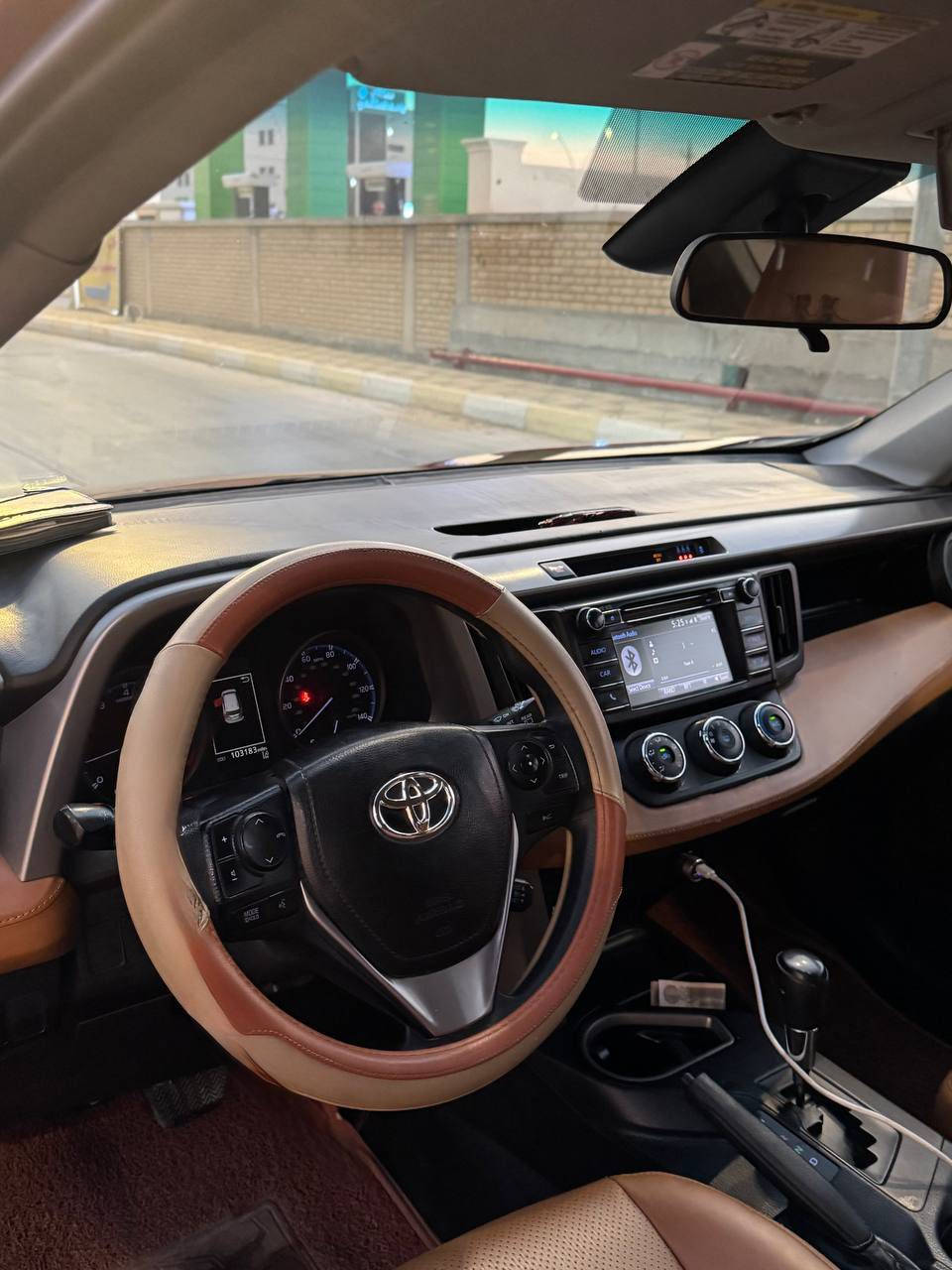 السلام عليكم 
تيوتا راف 4 
موديل 2018 ع ايدي مرقمها 
وارد امريكي حادث جاملغ وبنيد 
مواصفات Le
محرك 2500 تنفس طبيعي 
رادار امامي مع كامرة تحديد مسار
مانع انزلاق  
ناقل حركه اوتو  + manual
مود قياده sport - Eco- normal
تحكم جهتين 
كروس سرعه 
شاشه بلاديه مع كامره خلفيه 
كشنات جلد مشمشي 
تبريد تدفئه تخم تاير + باتري جاهزه 
لايت زنون Led شمسي اوسرام الماني اصلي 
كشافات اماميه Led 
رقم واسط جديد دولي - مكان السياره - الكوت مركز مدينه 
هزه جديده 
باسمي شخصياً 
السياره جاهزه مبيها مصرف السعر ١٦٠ بيها شي بسيط  وماكو راف بهالسعر للاتصال *********** مكاني كوت مركز المدينه.
