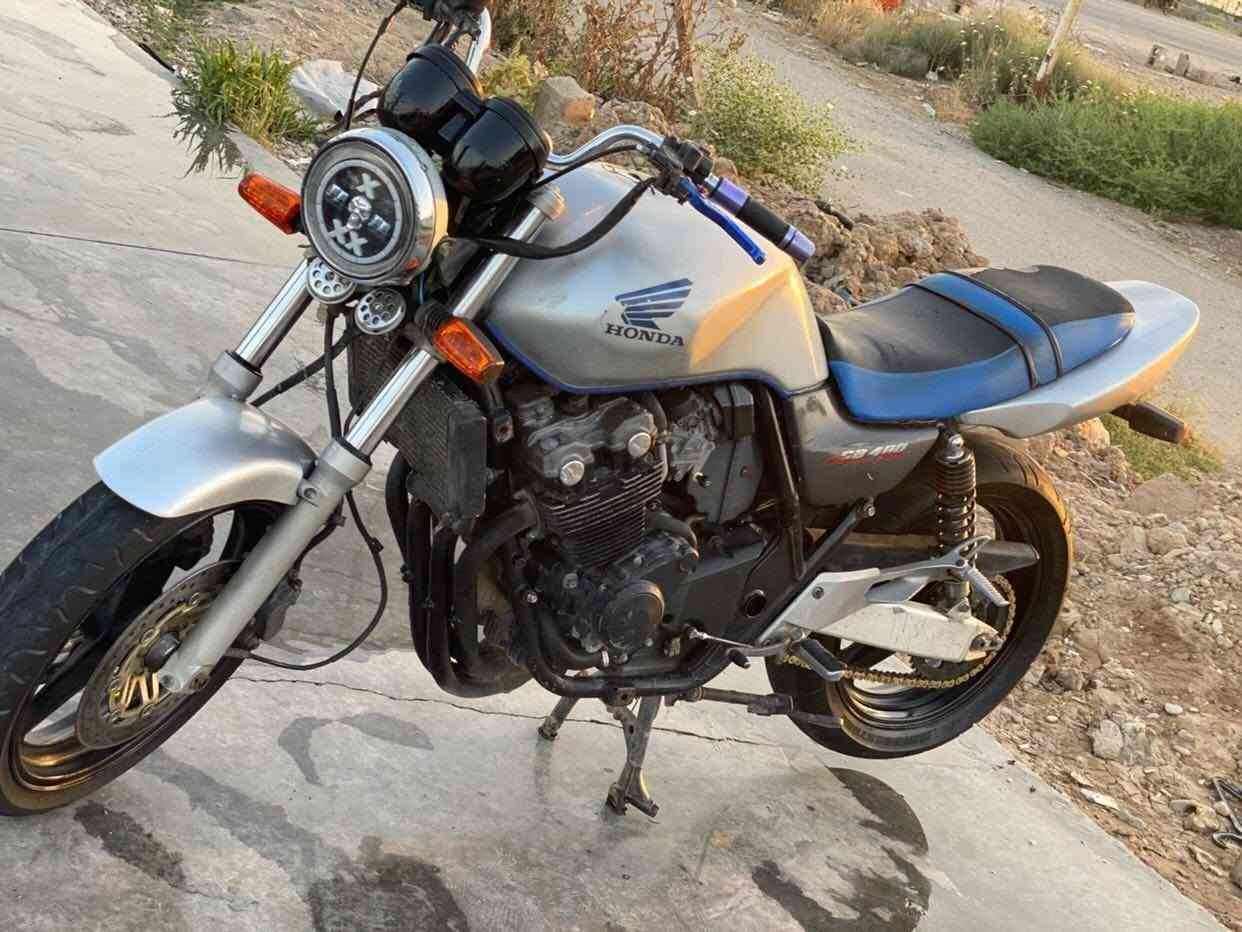 سلام عليكم سيبي فور للبيع او مراوس حسب القناعه السعر 1250وبيه مجال  المكان ديالى كنعان  ***********
