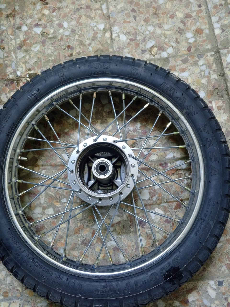 السلام عليكم

وياله ماكس للبيع خلفي وامامي نضاف وويل 4 كير خلفي قيم باليرضي الله 

مكاني ديوانيه حي العسكري متواجد خاص وعلى الرقم ***********
