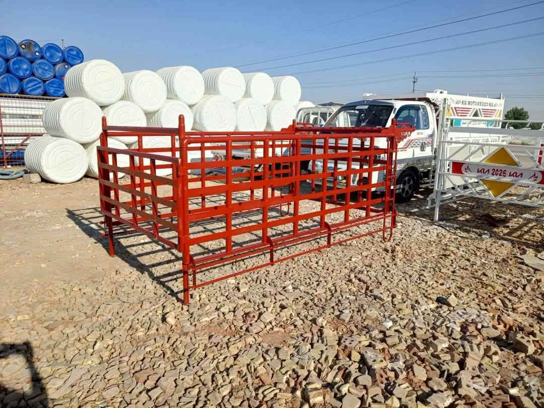 عليكم اخوان لبيع محجر كيه نثيه ( حديد 2ملم اركان عكوسه سن) مكان بغداد تقاطع نهروان***********
