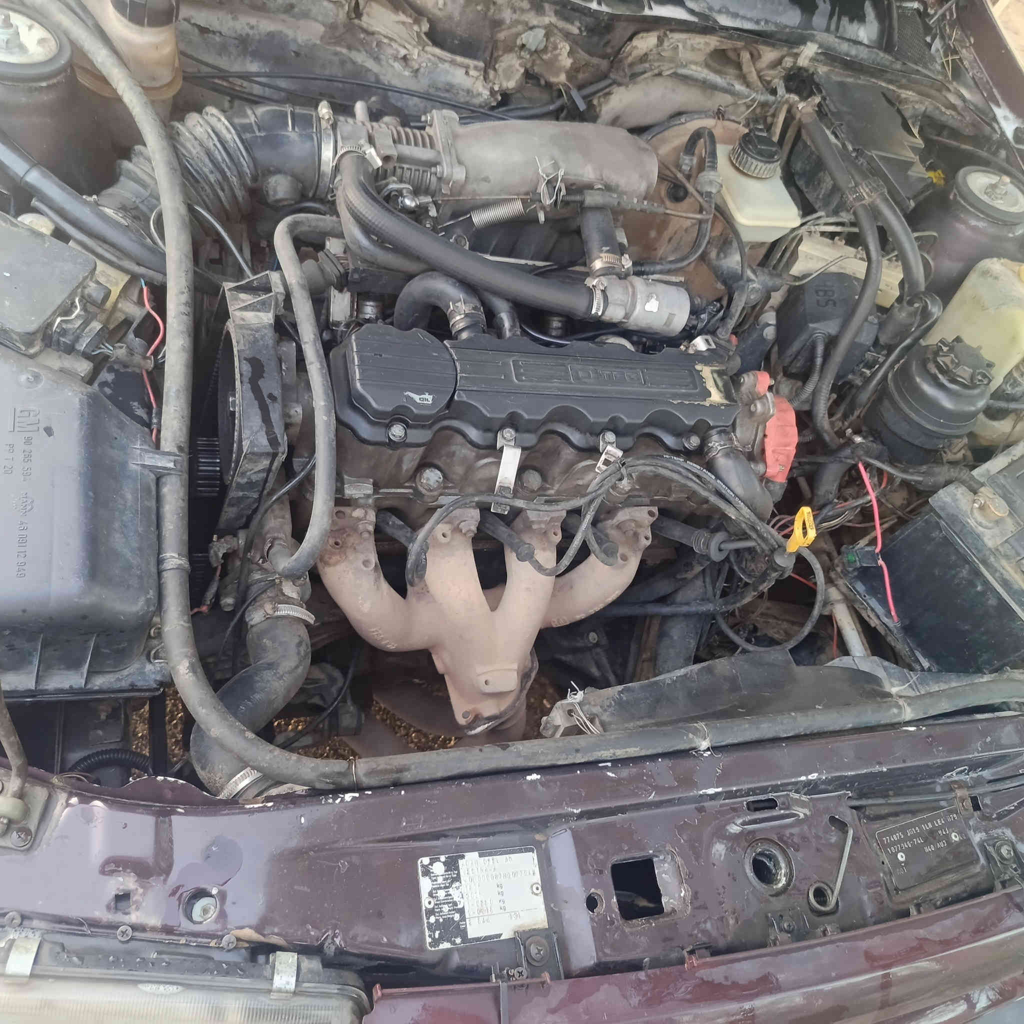 موديل 1992
مكينة 20 ئةوروپي 
سنوي 2029
رقم سليماني 
بي ليدراو دةعم 
جام كارةبا 
سلايت كارةبا 
سعرى 43مجال
***********
