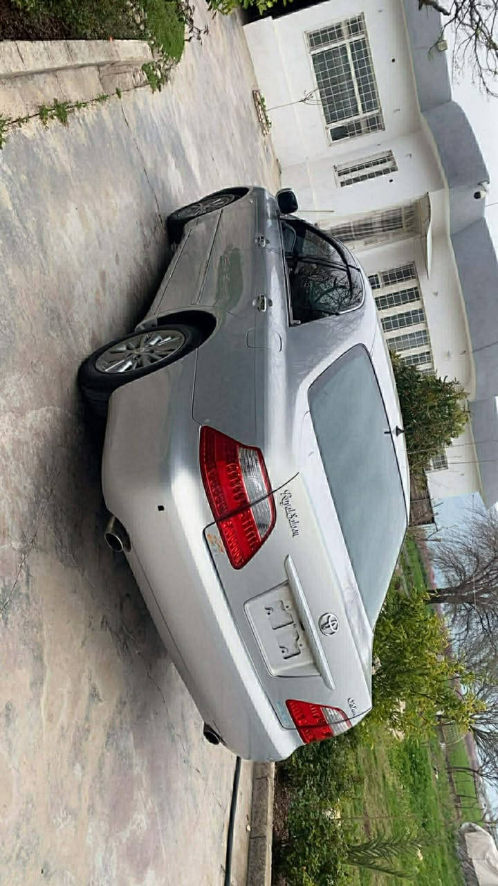 سەرەتا بەناوی خوای گەورە 
شاهانە    
مۆدێل٢٠٠٦
بەسمە ڕەساسی
بەحری
ناوزەرد
سێدوگمە پەردە
چوار تایەی لەژێرایە سفر سفرە 
ویل نەوتی 
تەبرید سارد گەرم مەزبووت
برێک بەسراوە
جامی پێشودوا هەڵگیراوە
سەیارەکە هەزار دینار مەسروفی نیە
سعری٥١مەجال
***********
ڤایبەری لەسەرە
