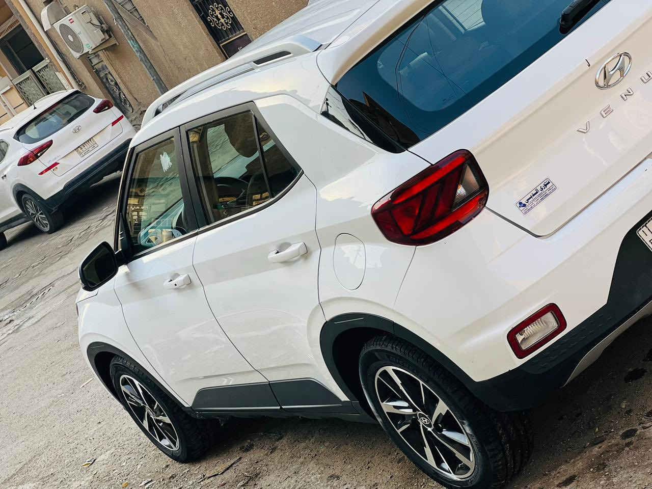 فيـنو موديل 22 
ماشيه 55 ميل 
رقم بغداد الجديد باسمي 
السعر 122 مجال قليل
 بيع او مراوس وانطي فرق 
صبغ جاملغ امامي وبابين بدون حادث 
عنواني بغداد الأعظمية 
***********
