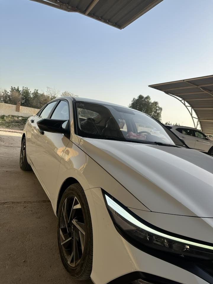 السلام عليكم
النترا 2024 تجميع الصين 
ماشية 16500 السيارة على وضع الشركة بعدها زيرو 
فول مواصفات بصمة فتحة كشنات جلد رادارات كاميرا وشاشة اصلية اشاير مري وباقي المواصفات المعروفة عليها اضافات كفرات مري باتمان وكفرات يدات مكفولة كفالة عامة 
السعر 150 وبيها مجال ان شاء الله عنواني نجف 
الاستفسار الاتصال ‭0781 062 2697‬
او ***********
