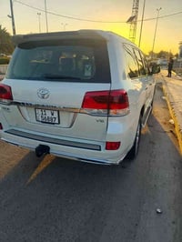 لاندكروز 17للبيع 07830331256