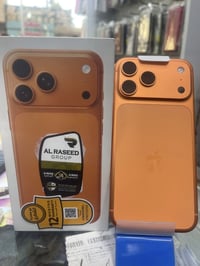 قطعة 17pro max  مستخدم ٣ ايام  بطارية 100% مشحون مرتين فقط  كارتون ومل...