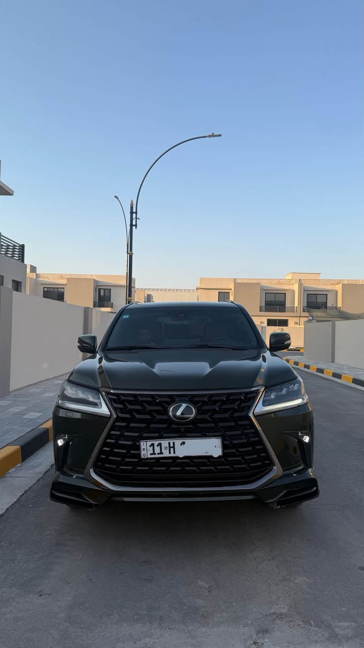 السلام عليكم
لكزز lx570. كورو
موديل 2021
ماشيه 55km
مكفوله بيه ملاحظه بسيطه 
رقم مميز 
***********
