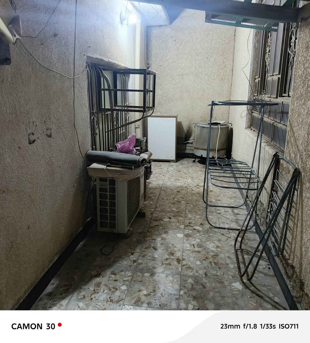 بيت للبيع طابو صرف مساحه 220 بناء 90 كونكريت يحتوي غرفتين وصالة وصحيات ومطبخ وبراني السعر 95 قابل للتفاوض للاستفسار *********** مكتب الصالح للعقار
