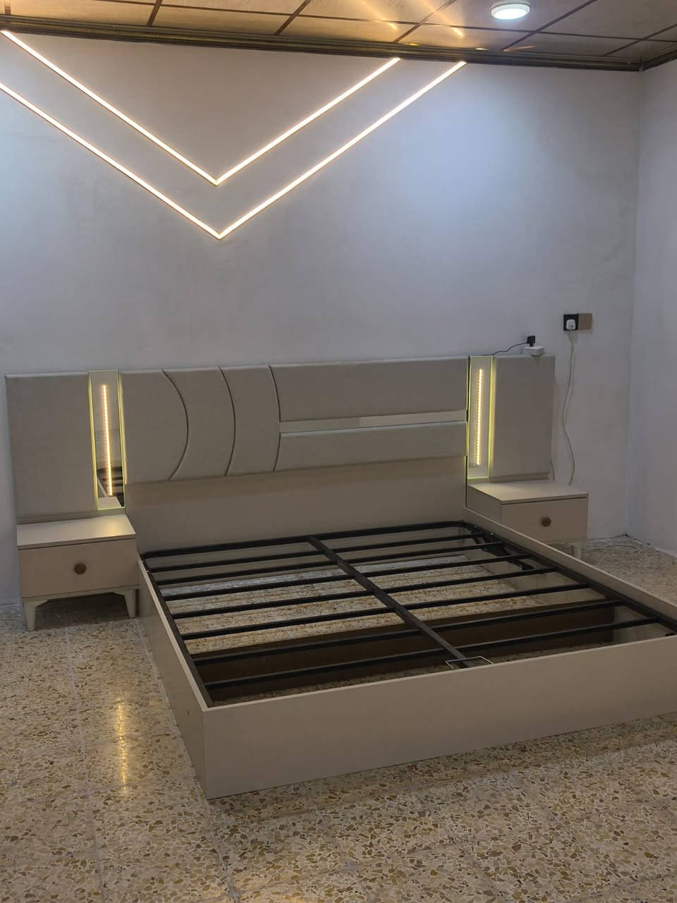 غرفة نوم للبيع السعر ٩٥٠ للاستفسار ع خاص *********** التوصيل لجميع المحافظات مجاني مع الشد
