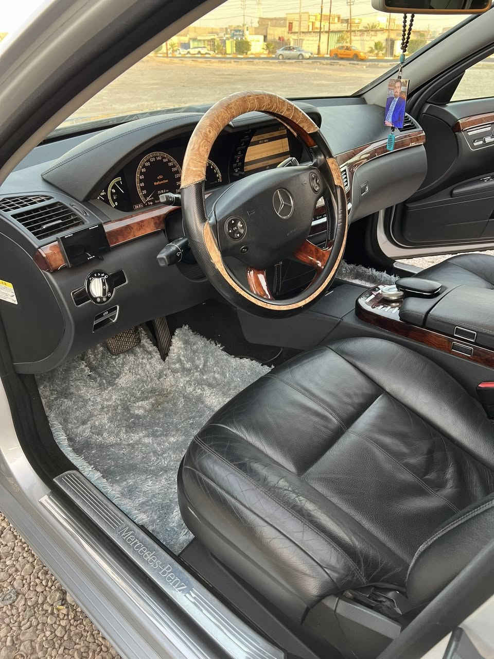بسم الله ماشاء الله تبارك الله 
للبيع اوالمراوس حسب القناعه رقم انبار مميز السعر ١٩٥ ورقه ***********
مرسيدس s350 موديل 2008 خليجي مكفوله حته الدعاميات بدون بردات وبدون شفط الأبواب بس الصندوق شفط منضومه تبريد جديده صدر جديد السياره بلاديه منضومه بانزين جديده
