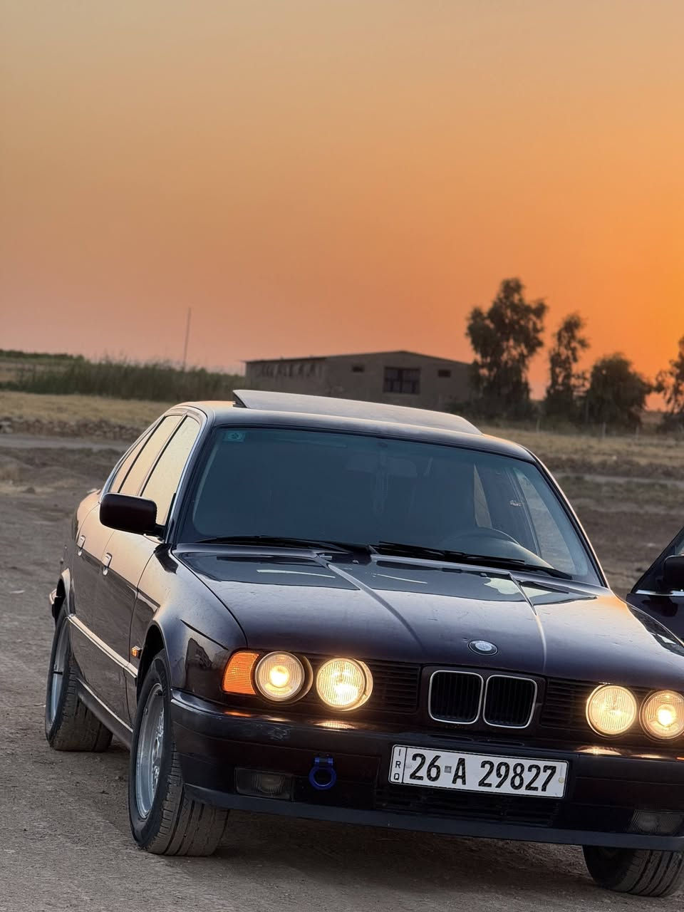 السلام عليكم ورحمة الله وبركاته. 

للبيع. 
سيارة BMW. 
موديل ال1994.
سنوية. شرعي موجود. 
السعر 70. للتفاصيل 
***********
