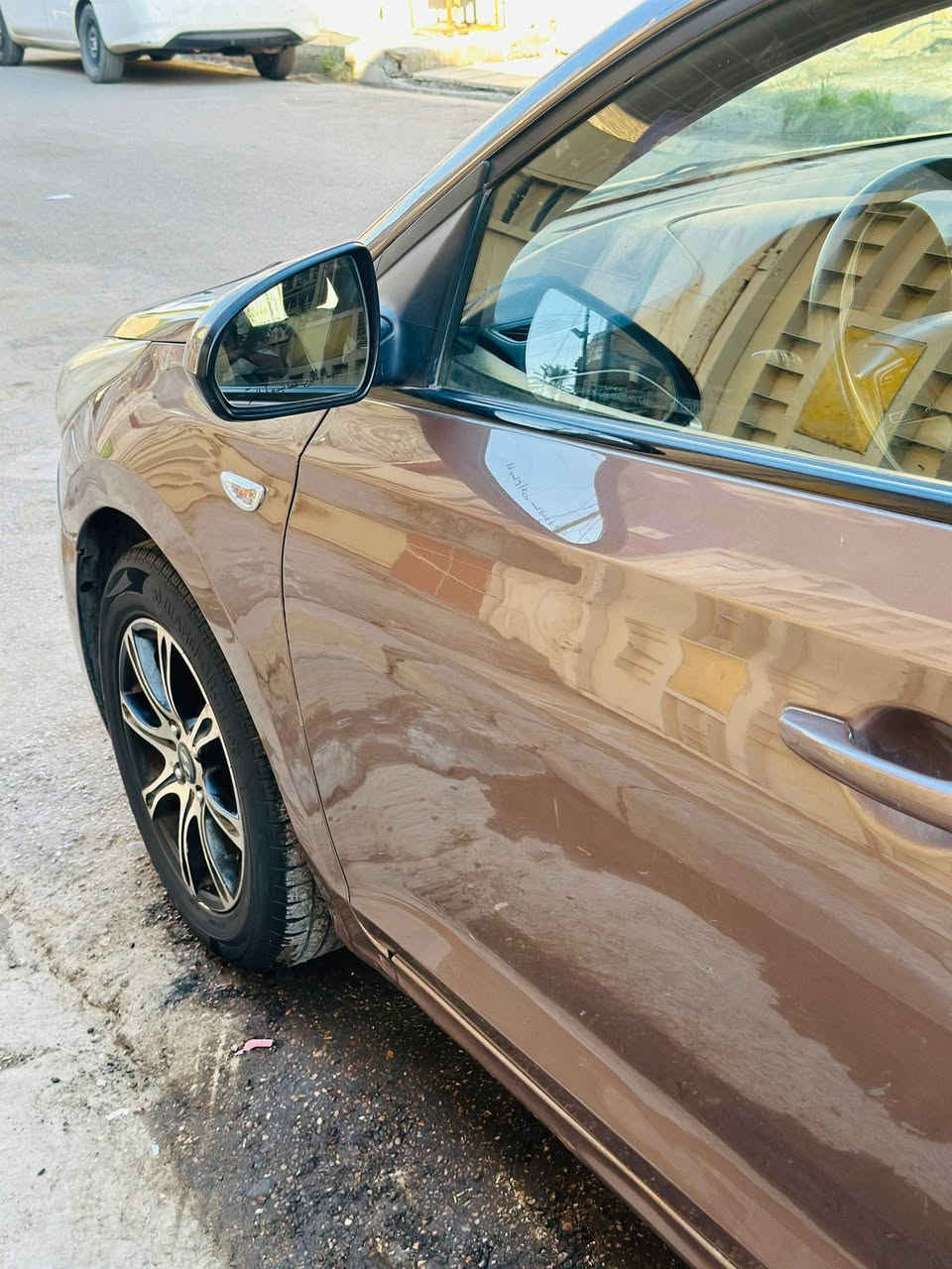 السلام عليكم
اكسنت 2020 خليجي 
سيارة بيها اربع قطع صبغ بدون دواخل بدون ضربة بدون تبديل حجم المحرك 1400 دوش سيارة جاهزة محرك كير تبريد صدر كهربائيات جاهزة ما بيها اي نقص ماشية 150 الف رقم بغداد الماني مشروع وطني سونارها موجود ناشره 
السعر 100 وبيها مجال بسيط 
مكان السيارة بغداد الكرخ
للاستفسار
***********
