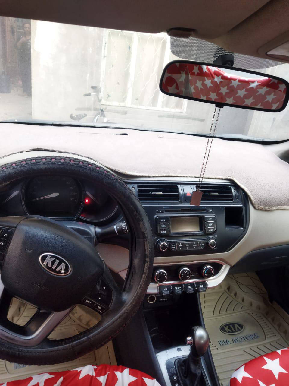 كيا ريو موديل 13 بيه جاملغ امامي فقط مبدل بدون ضربه ***********.    السعر 85
