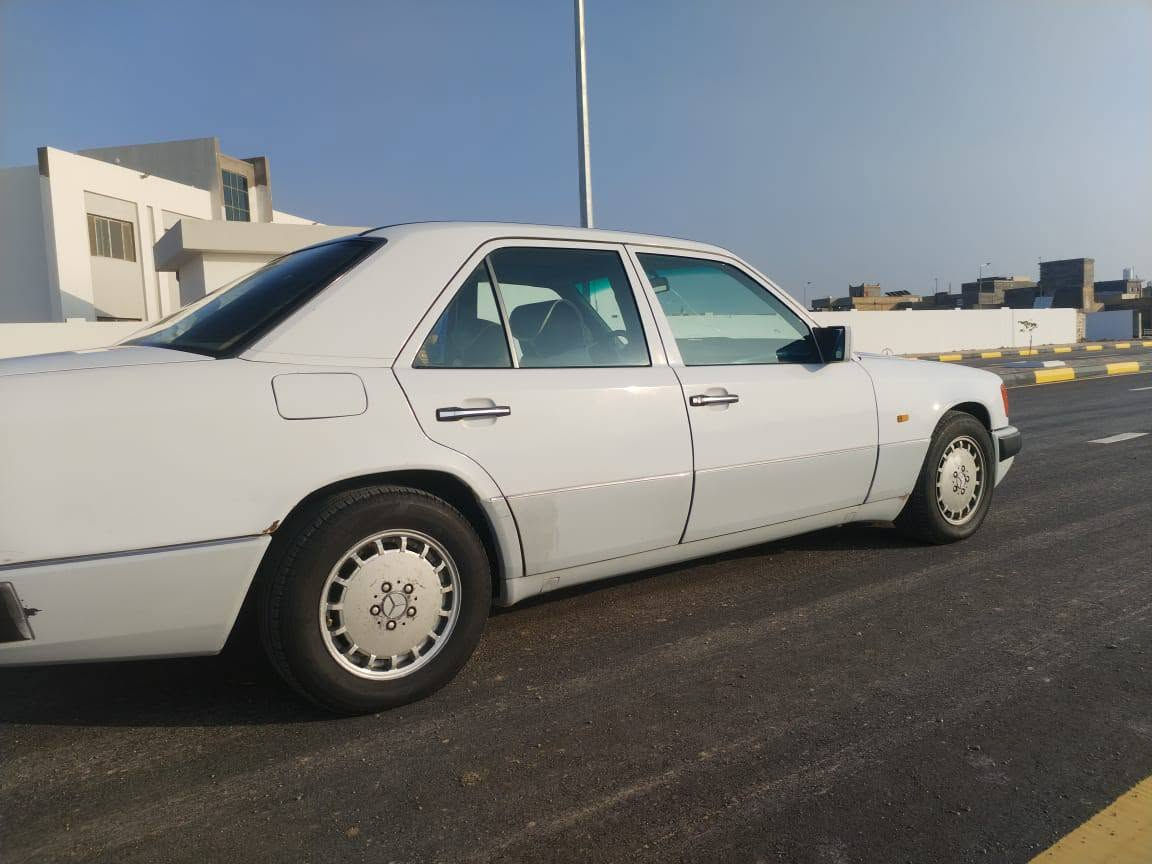 لسلام عليكم مارسدس دب رقم بغداد نكليزي بسمي هزه مديل 90//جديده كشن كهرباء مري كهرباء كهربائيات كلها شغاله حداديه تخم تاير كله جديد كير ومكينه بلاد قواعد دبلات شركه سونار موجود بل منشورالمكان كربلاء السعر 62وبيها  مجال ////‏‪***********‬‏////‏‪***********‬‏
