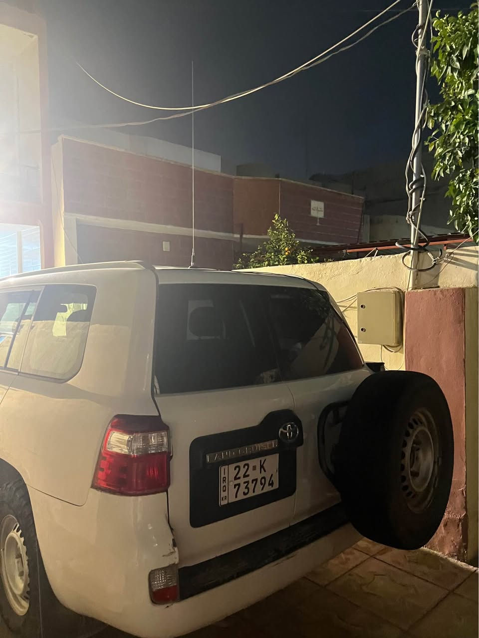 وەنەوشە دەبڵ سپێر 2013سەیارەکە 74 هەزار ڕۆشتوە بل پاکەت بەس ماشاللەی دەوێ سفرە گێڕ و مەکینە بەشەرتە فول فول حادیە گێر حادیە سەیارەکە اکسل تەبریت سارد و گەرم بەشەرت دەحامی بۆ دەحامی بەشەرت سەیارەکە دوو پارچەی بۆیاغی هەیە دەرکەی دوەمی سەکن بێ ناوگرت نرخی 310 محامەلەیەکی کەم ژم *********** أربيل, العراق
