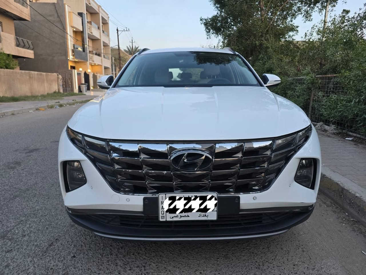 سلام عليكم 
توسان 2022 خليجي رقم بغداد 
فول موصفات عدا الفتحه محرك 2000 دووورش
بصمه تشغل وتشغيل عن بعد وبصمه ابواب وشاشه كبيره كار بلي وشاشه اعطال كامره خلفيه ثلاث وضعيات قياده ايكو وسبورت وعتيادي مع منحدرات سايد بريك دكمه كشنات جلد وكهرباء شحن واير ليس قطعتين تبريد مع منفذ يو اس بي مري شفط واشاير بالمري حساسات موصفاتها هواي السونار بالمنشور السعر 185
لاتصال *********** العنوان بغداد الدورة
