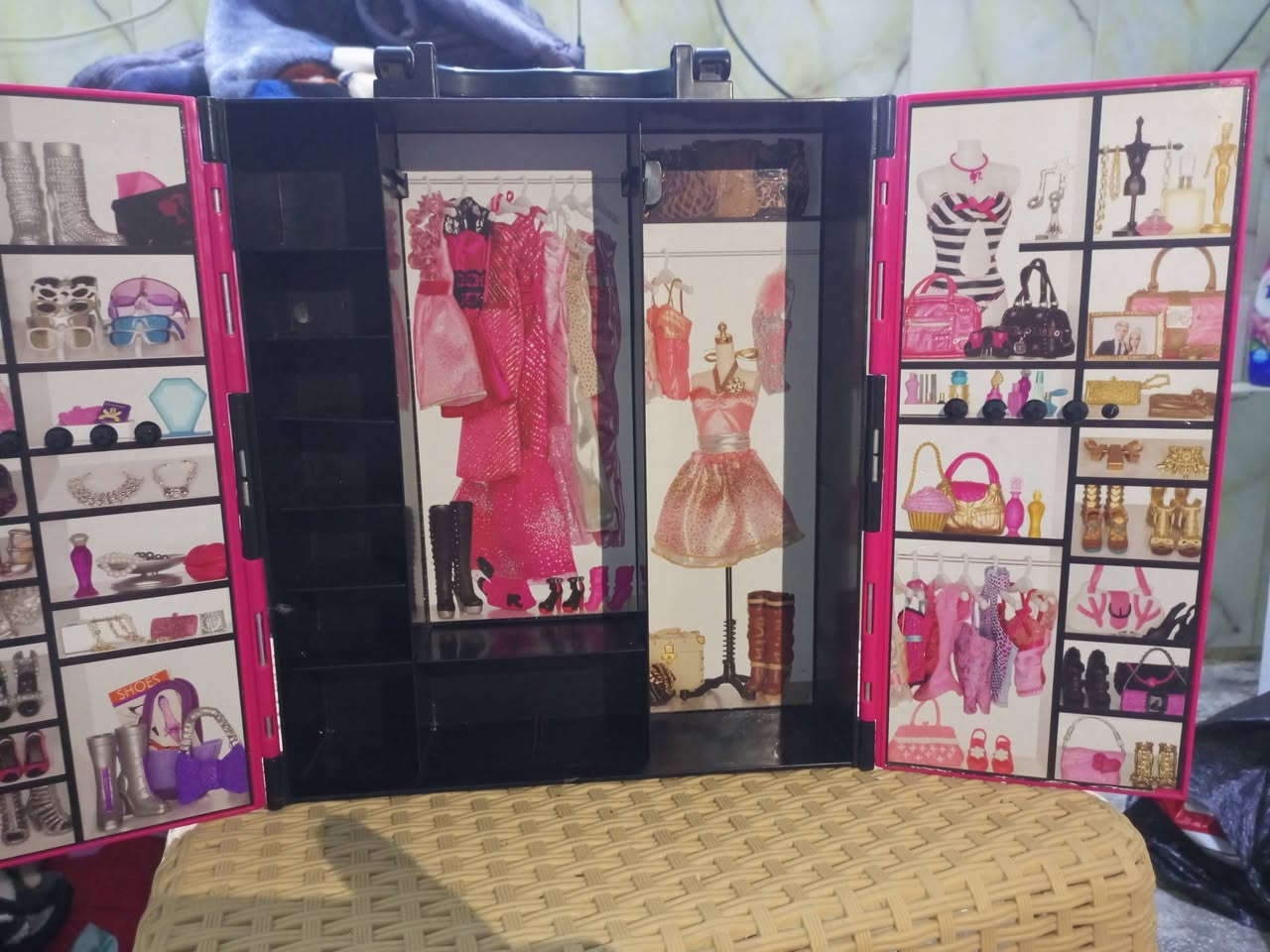 خزانة ملابس باربي اصليه نظيفة للبيع مختمه  مثل ما موضح بالصور
سعر 25  مع التوصيل


**إذا كنت صاحب هذا الإعلان وتريد حذفه لأي سبب، رجاءا أرسل رسالة إلى الدعم الفني**