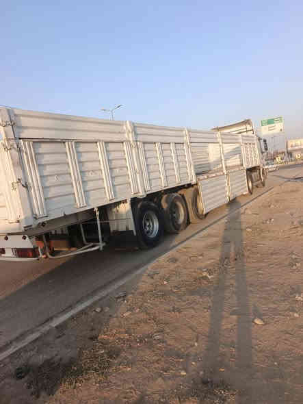 للبيع عربانه تركيا طول 13 60 ارتفاع الجنب 140 ولايه معمره جديد بدون فطر بدون كسر كفاله عامه بها مجال دنقير رابع قبل جيب وشد ثلاجه مطبخ جديد دبيه ماي بلاستيك  جدر شتوي جديد ويرمنيه وهوه جديد السعر  110 وبيها مجال مكانها موصل ( ***********  ***********
