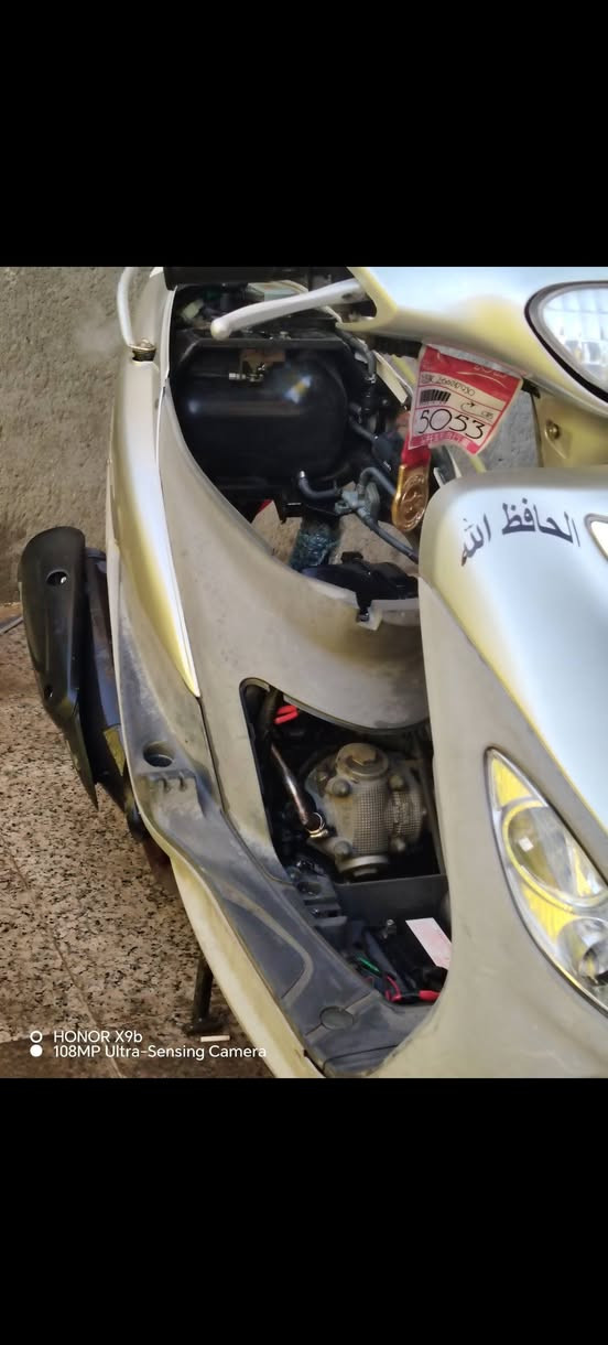 السلام عليكم دراجه ماكس منغولي لبيع مامفتوحه مديل 2007نقص استان نص دراجه كامله سلف هندر هورن لايت اشاير هاذة رقمي ***********خاص موجود سعر 550بيهه مجال لطيبن، مو شراي لايتعبني،،، 
مكاني كربلاء قرب مجمع الدره قرب مكتب الصالحي لاعقارات
