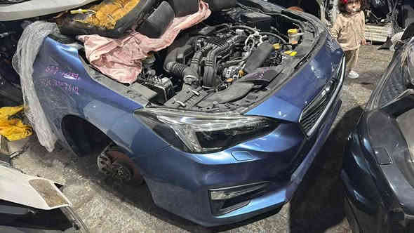 سيارة كامل كامل بشرط شغال زيرو 30 ورقة و بس 2017
احترك سوق 🫡😂😂😂

*********** 

من و احتاج اى غراض سوبارو انى جاهز
