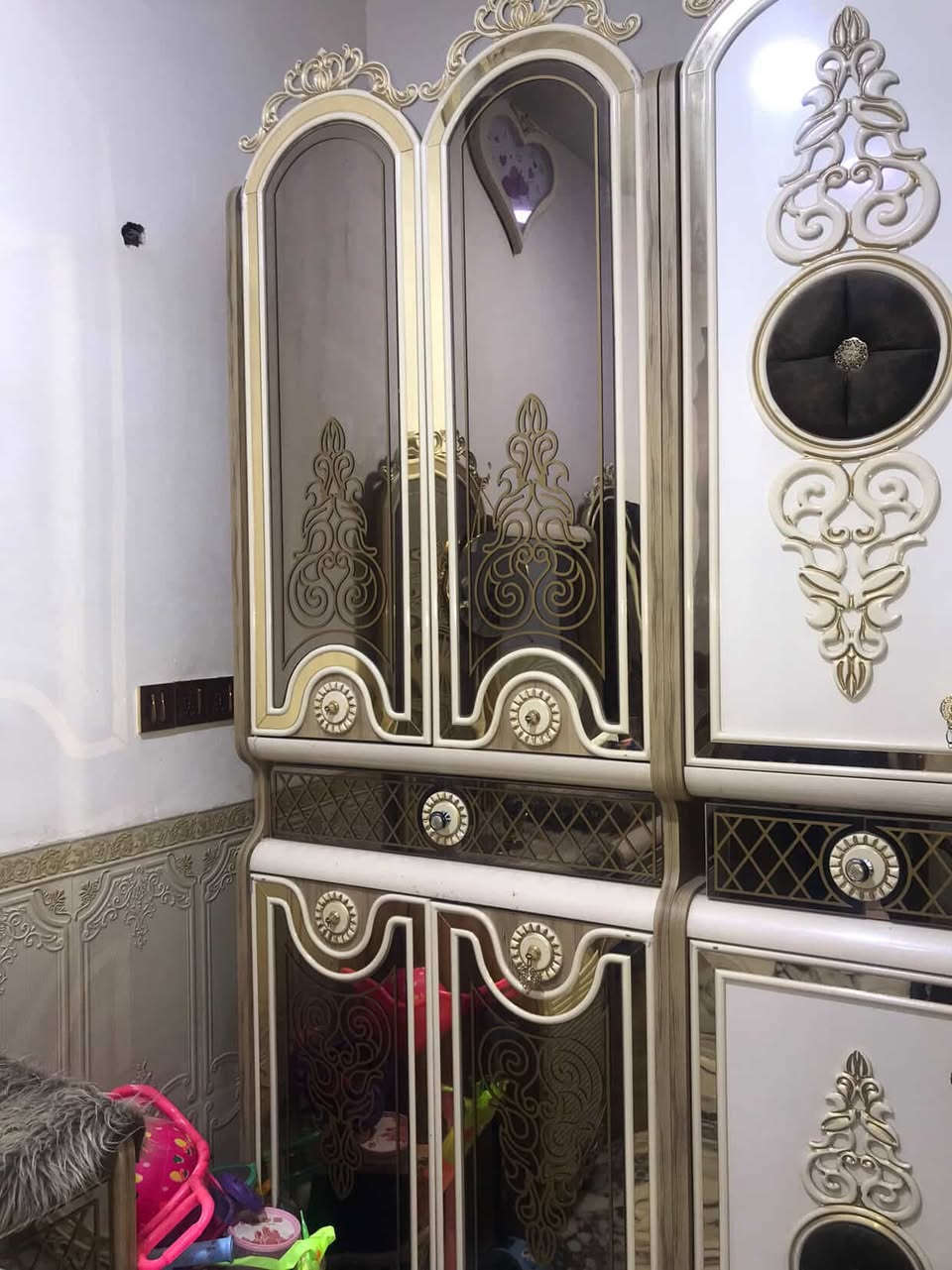 سلام عليكم غرفه تركيه ملكيه 11قطعه نضافه 80‎%‎ تخبل مابيه ضرر مكاني كربلاء طوريج للاستفسار ع رقم الهاتف ***********❤️
