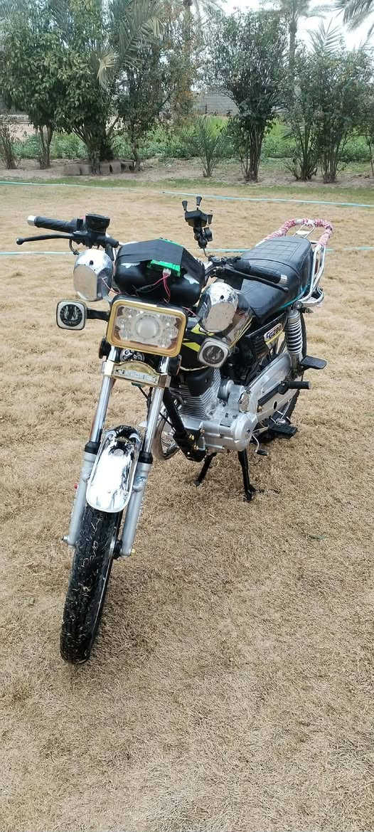 مكلف بلنشر لاتراسلني ➡️⬇️⬇️⬇️
 درجة موديل 24 اسود بلاديه للبيع باقي التفاصيل اتصل ع صاحبه وهو يكلك (***********) قيصر
مكانه ديالى الخالص
