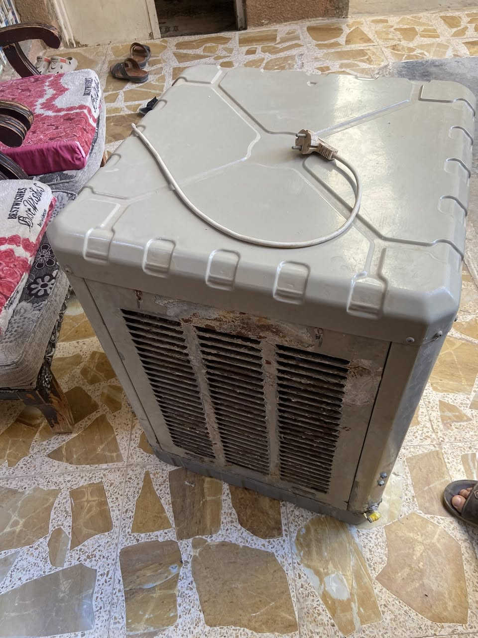 مبردة عراقية كلش ثخينه كلها شغالة ماطورها بلادي مابيها اي  نقص ونضيفه كلش
كربلاء حي العامل ***********

