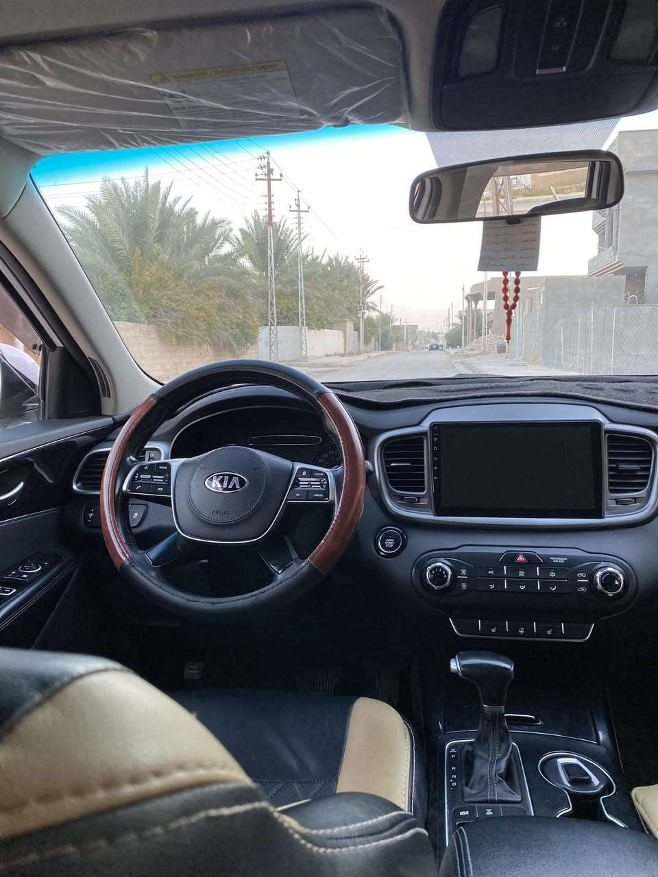 سورنتو 2019
ابيض ثلجي
 وارد امريكي 

4 سلندر،

 7راكب

 كامل مواصفات عده بانورراما داخل جلد

 بصمه 

كشن كهربائي

 شاشه 2 قطع تبريد

حساس امامي وخلفي 

كامره 

سياره كامله متكامله 

الضرر: قطعه واحده البنيد

للاستفسار: ***********
