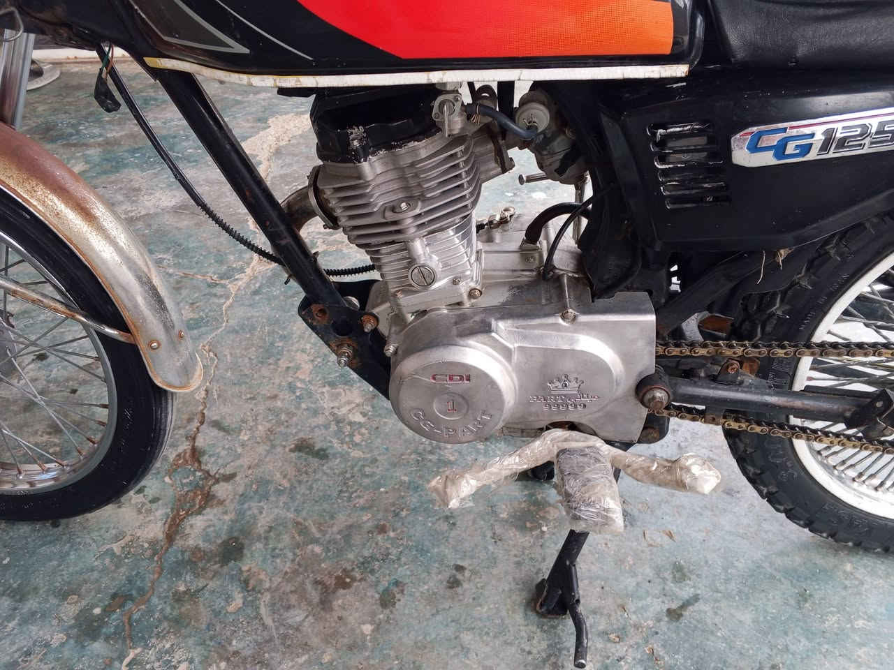 السلام عليكم دراجه للبيع كامله ما بيها اي نقص نظيفه خير من الله السعر 400 الشراي يتصل ***********
